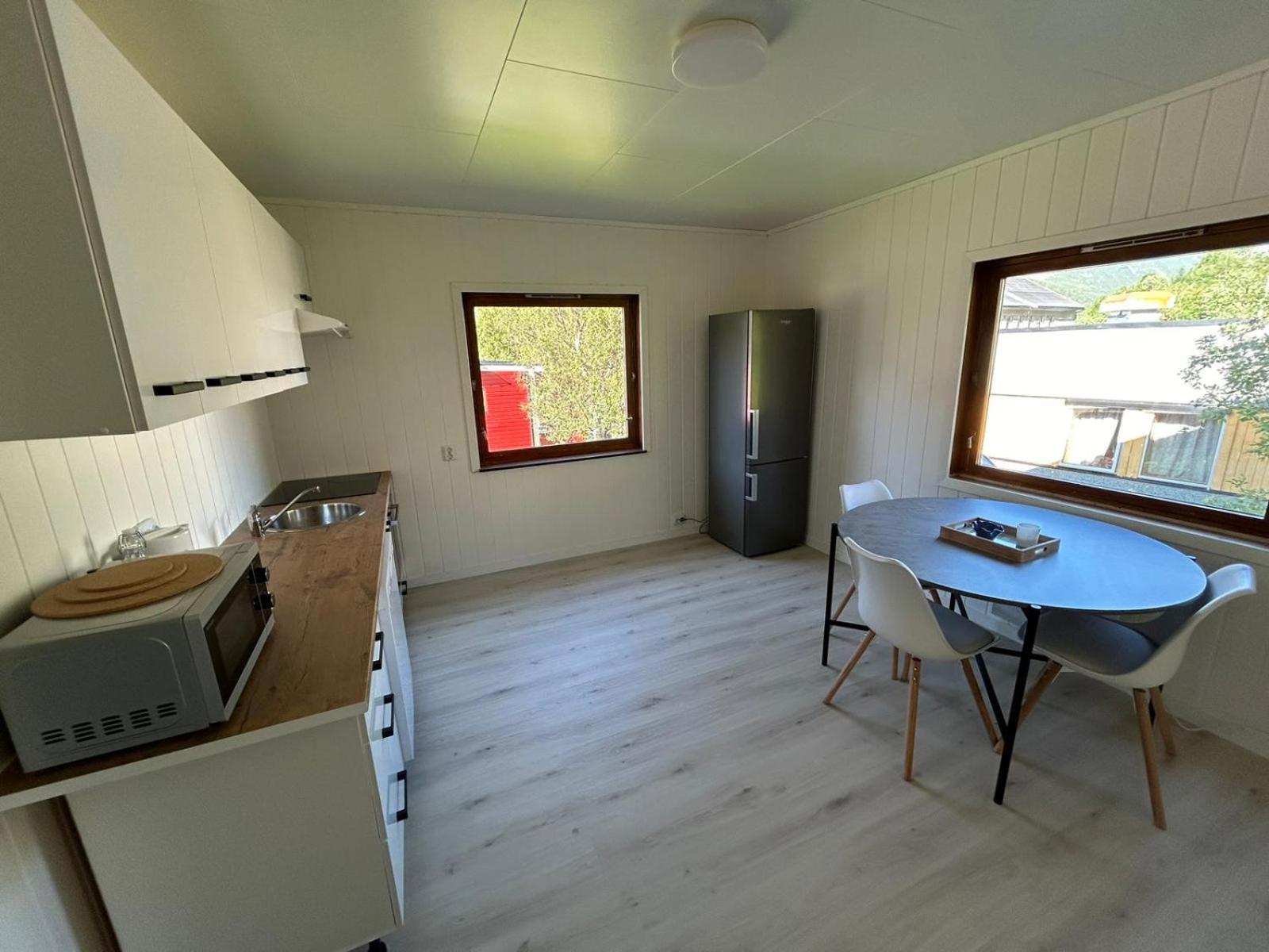 Ferrytale, Cozy, Spacious House On Senja Gryllefjord Exterior photo